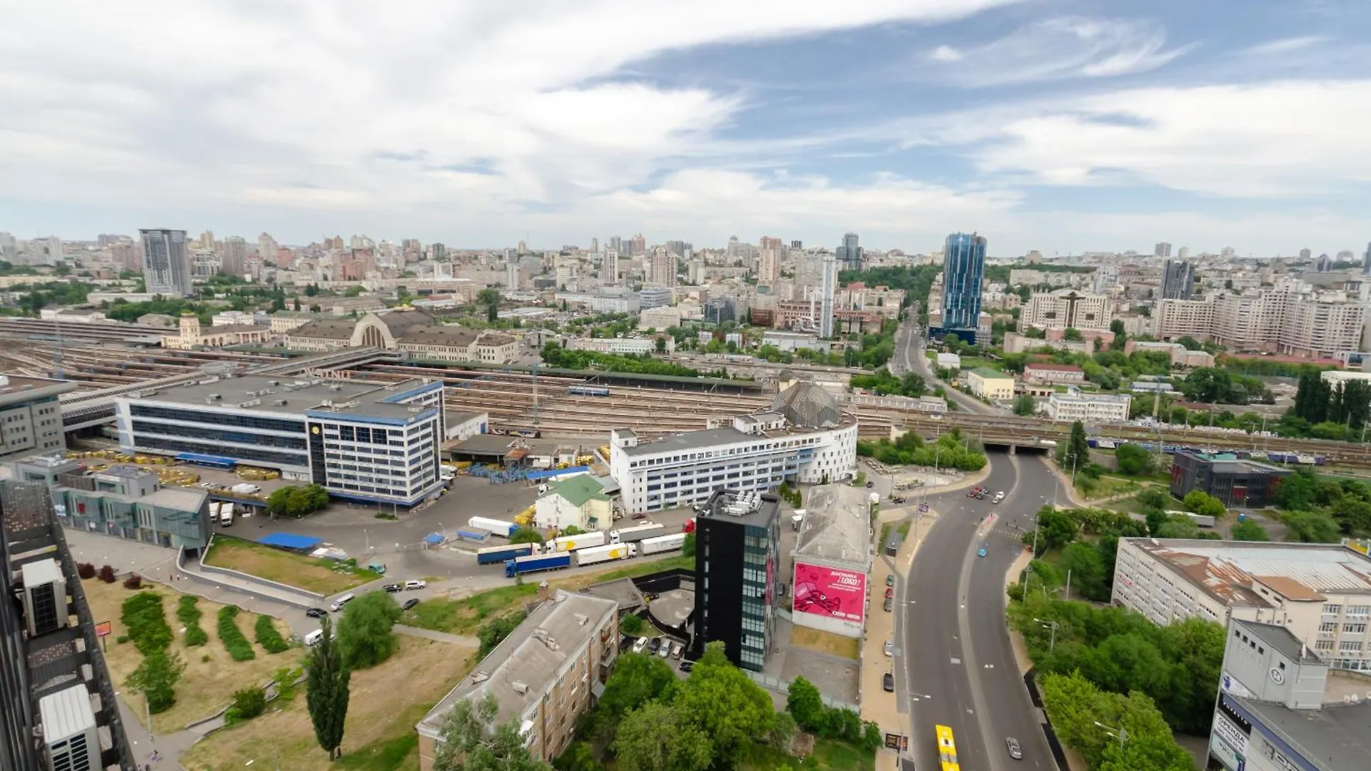 Kyiv View Railway Station Hotel